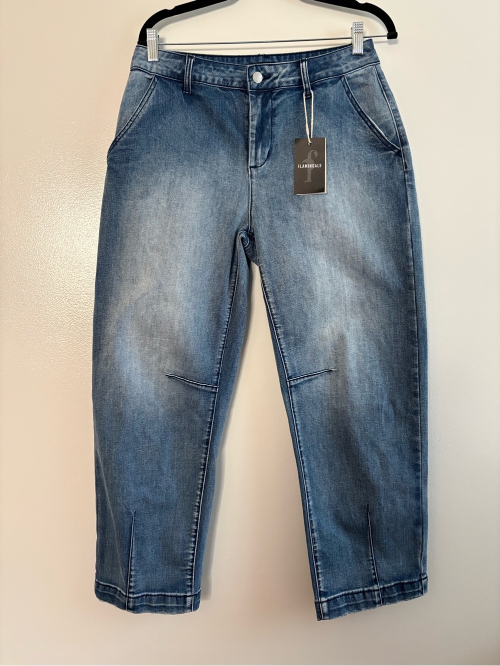 NWT Flamingoals Women's Medium Wash Barrel Leg Mid-Rise Crop Jeans Large